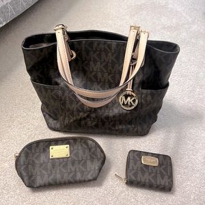 Michael Michael Kors signature tote set
